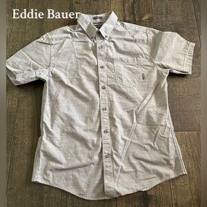 Men’s Eddie Bauer classic fit button‎ down shirt size medium
